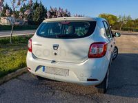 Käytetty Dacia Sandero Ambiance 75 HP (55 kW) 2015 Valkoinen Sedan