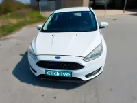 Begagnad Ford Focus Trend 90 HK (66 kW) 2015 Vit Halvkombi