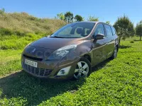 Usado Renault Grand Scénic II 105 CV (77 kW) 2009 Marrón Monovolumen