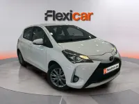 Usado Toyota Yaris Active 111 CV (81 kW) 2018 Blanco Berlina