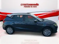Usado Seat Arona Style 110 CV (80 kW) 2024 Gris / plata SUV