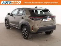 Usado Toyota Yaris Cross Active 116 CV (85 kW) 2023 Amarillo SUV