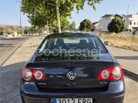 Usado VW Passat Trendline 140 CV (102 kW) 2007 Azul Berlina