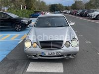 Usado Mercedes E320 Avantgarde 197 CV (144 kW) 2000 Gris / plata Berlina