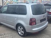 Usado VW Touran Advance 105 CV (77 kW) 2009 Gris / plata Monovolumen