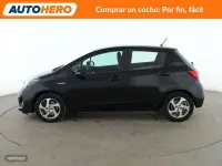 Usado Toyota Yaris Hybrid Active 101 CV (74 kW) 2017 Negro Berlina