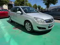 Usado Opel Astra Edition 100 CV (73 kW) 2009 Gris / plata Berlina