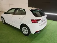 Usado Skoda Fabia Essence 80 CV (58 kW) 2023 Blanco Utilitario