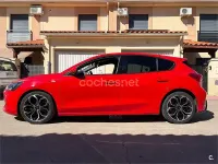 Usado Ford Focus ST-Line 125 CV (91 kW) 2022 Rojo Berlina