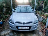 Usado Hyundai i30 Classic 90 CV (66 kW) 2010 Gris / plata Berlina