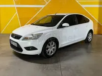 Usado Ford Focus Trend 90 CV (66 kW) 2008 Blanco Berlina