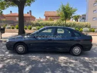 Usado Renault Laguna 115 CV (84 kW) 1994 Azul Utilitario