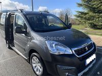 Usado Peugeot Partner Tepee Outdoor 120 CV (88 kW) 2016 Gris / plata Monovolumen