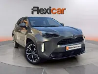 Usado Toyota Yaris Style 116 CV (85 kW) 2022 Gris Utilitario