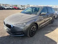 Usado Skoda Octavia Selection 150 CV (110 kW) 2024 Gris Familiar