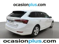 Usado Skoda Octavia Ambition 110 CV (80 kW) 2022 Blanco Familiar