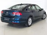Usado VW Passat Business 122 CV (89 kW) 2020 Verde Berlina