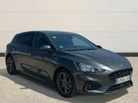 Usado Ford Focus ST-Line 125 CV (91 kW) 2022 Negro Berlina