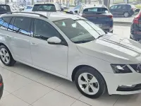 Usado Skoda Octavia 150 CV (110 kW) 2019 Blanco Familiar