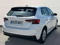 Usado Skoda Fabia Active 80 CV (58 kW) 2023 Blanco Utilitario
