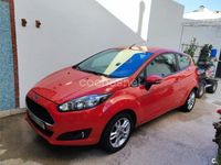 Usado Ford Fiesta Trend 82 CV (60 kW) 2016 Rojo Berlina