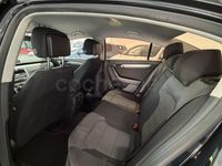 Usado VW Passat Advance 105 CV (77 kW) 2012 Negro Berlina