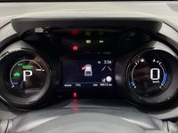 Usado Toyota Yaris Hybrid Style 116 CV (85 kW) 2023 Blanco Berlina