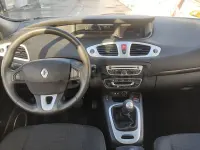Begagnad Renault Scénic III Expression 105 HK (77 kW) 2009 Grå Minibuss