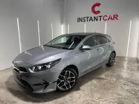 Usado Kia Ceed 120 CV (88 kW) 2023 Gris / plata Utilitario
