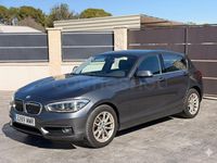 Usado BMW 118 Advantage 136 CV (100 kW) 2018 Gris / plata Utilitario