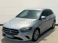 Usado Mercedes B180 136 CV (100 kW) 2019 Gris / plata Utilitario