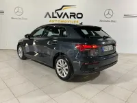 Usado Audi A3 110 CV (80 kW) 2022 Gris / plata Berlina