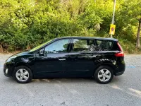Usado Renault Grand Scénic Dynamique 130 CV (95 kW) 2011 Negro Monovolumen