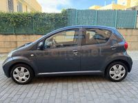 Usado Toyota Aygo 68 CV (50 kW) 2006 Azul Utilitario