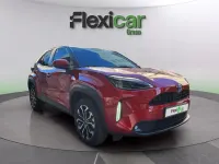 Usado Toyota Yaris Hybrid Style 116 CV (85 kW) 2022 Rojo