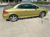 Usado Peugeot 307 CC 110 CV (80 kW) 2004 Amarillo Descapotable