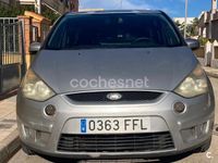 Usado Ford S-MAX Trend 140 CV (102 kW) 2006 Gris / plata Monovolumen