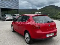 Usado Seat Ibiza 90 CV (66 kW) 2010 Rojo Berlina