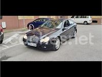 Usado Mercedes C180 129 CV (94 kW) 2001 Negro Berlina