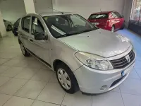 Usado Dacia Sandero Ambiance 75 CV (55 kW) 2010 Gris / plata Berlina