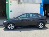 Usado Ford Focus Titanium 90 CV (66 kW) 2009 Negro Berlina