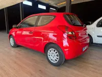 Usado Hyundai i20 Classic 78 CV (57 kW) 2010 Rojo Utilitario