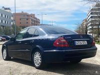 Usado Mercedes E220 Elegance 150 CV (110 kW) 2005 Azul Berlina