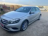 Usado Mercedes A200 Urban 136 CV (100 kW) 2013 Gris / plata Utilitario