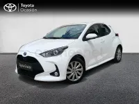 Usado Toyota Yaris Hybrid Active 116 CV (85 kW) 2023 Blanco Berlina