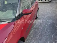 Usado Skoda Fabia 60 CV (44 kW) 2010 Rojo Berlina