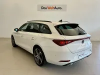 Usado Seat Leon FR 150 CV (110 kW) 2025 Blanco Familiar