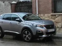 Usado Peugeot 3008 Allure 130 CV (95 kW) 2020 Gris / plata SUV