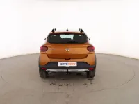 Usado Dacia Sandero Comfort 91 CV (66 kW) 2022 Dorado Berlina