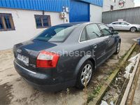 Usado Audi A4 130 CV (95 kW) 2003 Gris / plata Berlina